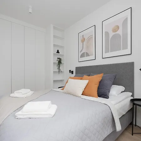 Domaniewska With Parking Mokotow By Renters Prestige Apartment *
