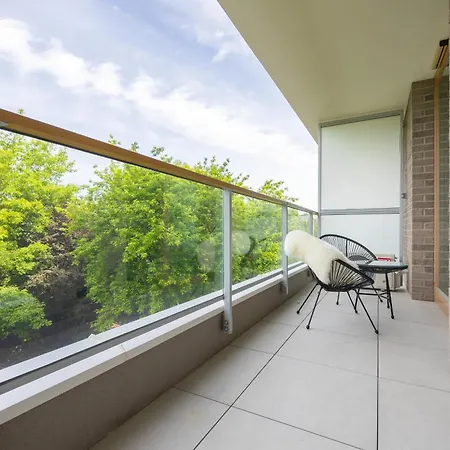 Domaniewska With Parking Mokotow By Renters Prestige شقة