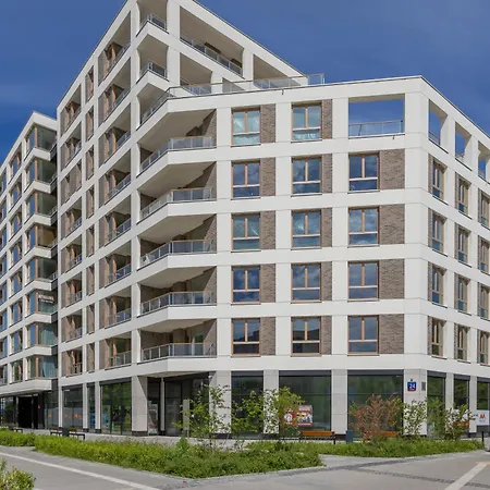 Stylish With Air Conditioning And Parking Near The Airport By Renters Prestige *