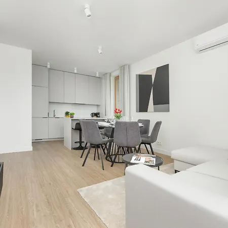 Stylish With Air Conditioning And Parking Near The Airport By Renters Prestige * Varsavia