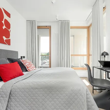 Stylish With Air Conditioning And Parking Near The Airport By Renters Prestige