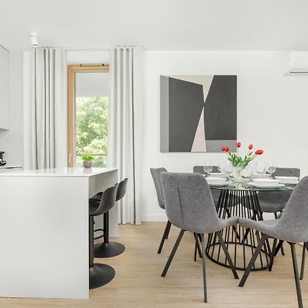 Appartamento Stylish With Air Conditioning And Parking Near The Airport By Renters Prestige