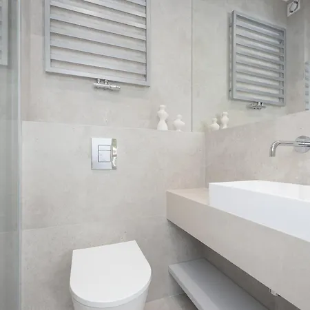 Appartamento Stylish With Air Conditioning And Parking Near The Airport By Renters Prestige