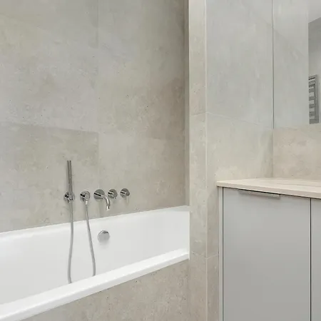 Stylish With Air Conditioning And Parking Near The Airport By Renters Prestige * Varsavia