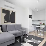 Domaniewska With Parking Mokotow By Renters Prestige