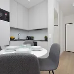 Domaniewska With Parking Mokotow By Renters Prestige Apartment Warsaw