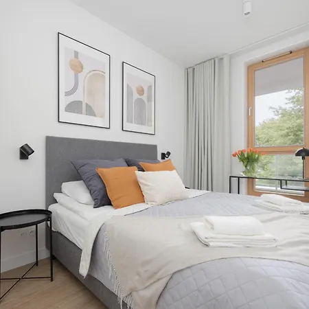 Domaniewska With Parking Mokotow By Renters Prestige Warszawa