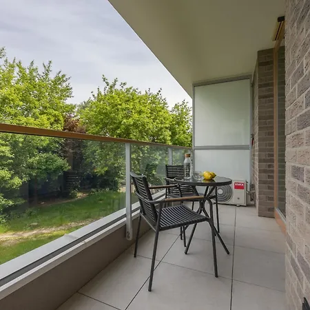 Domaniewska With Parking Mokotow By Renters Prestige 아파트 *
