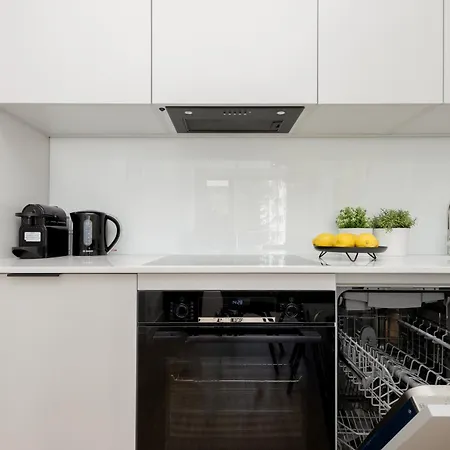 Domaniewska With Parking Mokotow By Renters Prestige * Warszawa